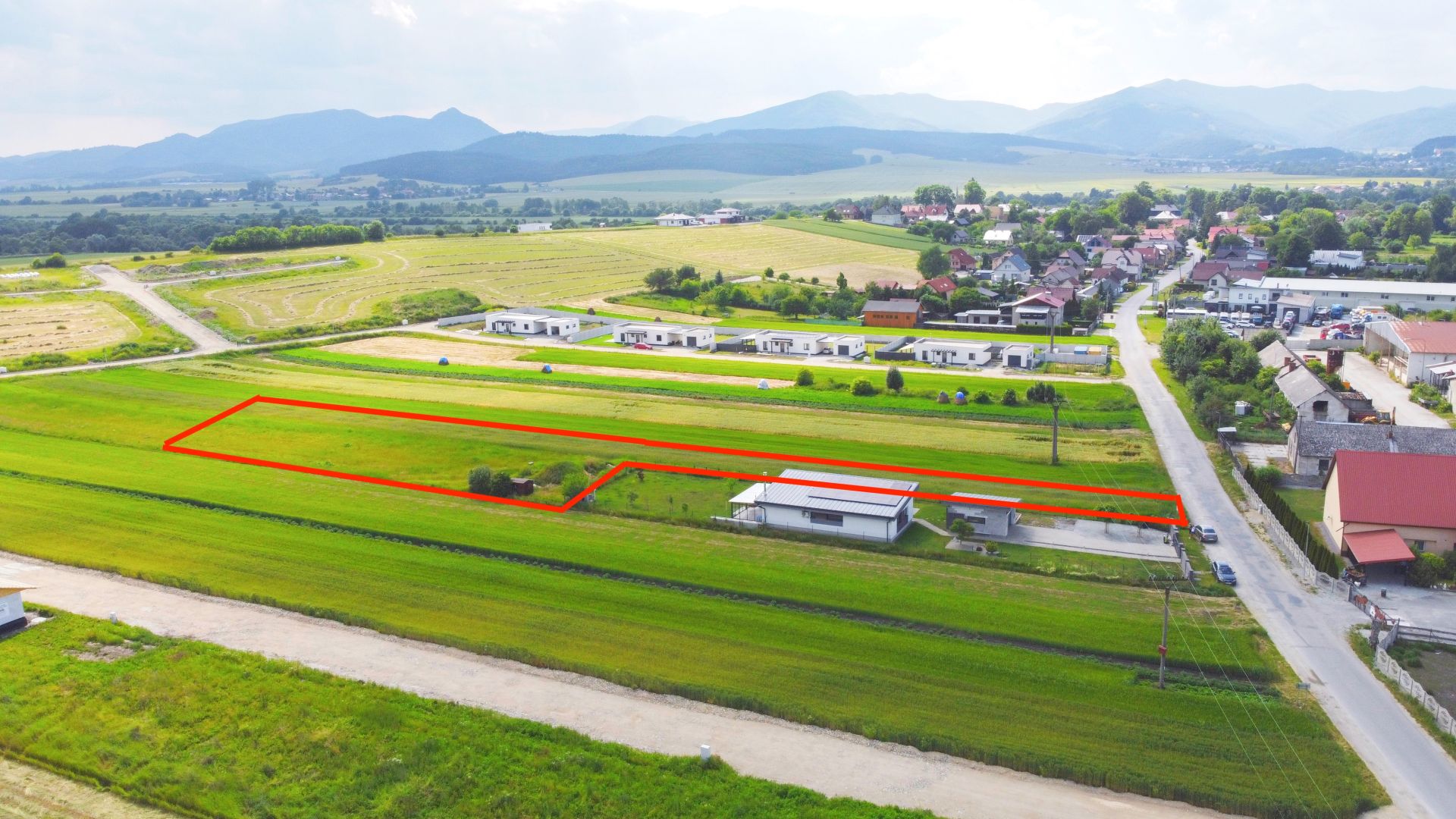 Stavebný pozemok v obci Rakovo, 1.350 m2