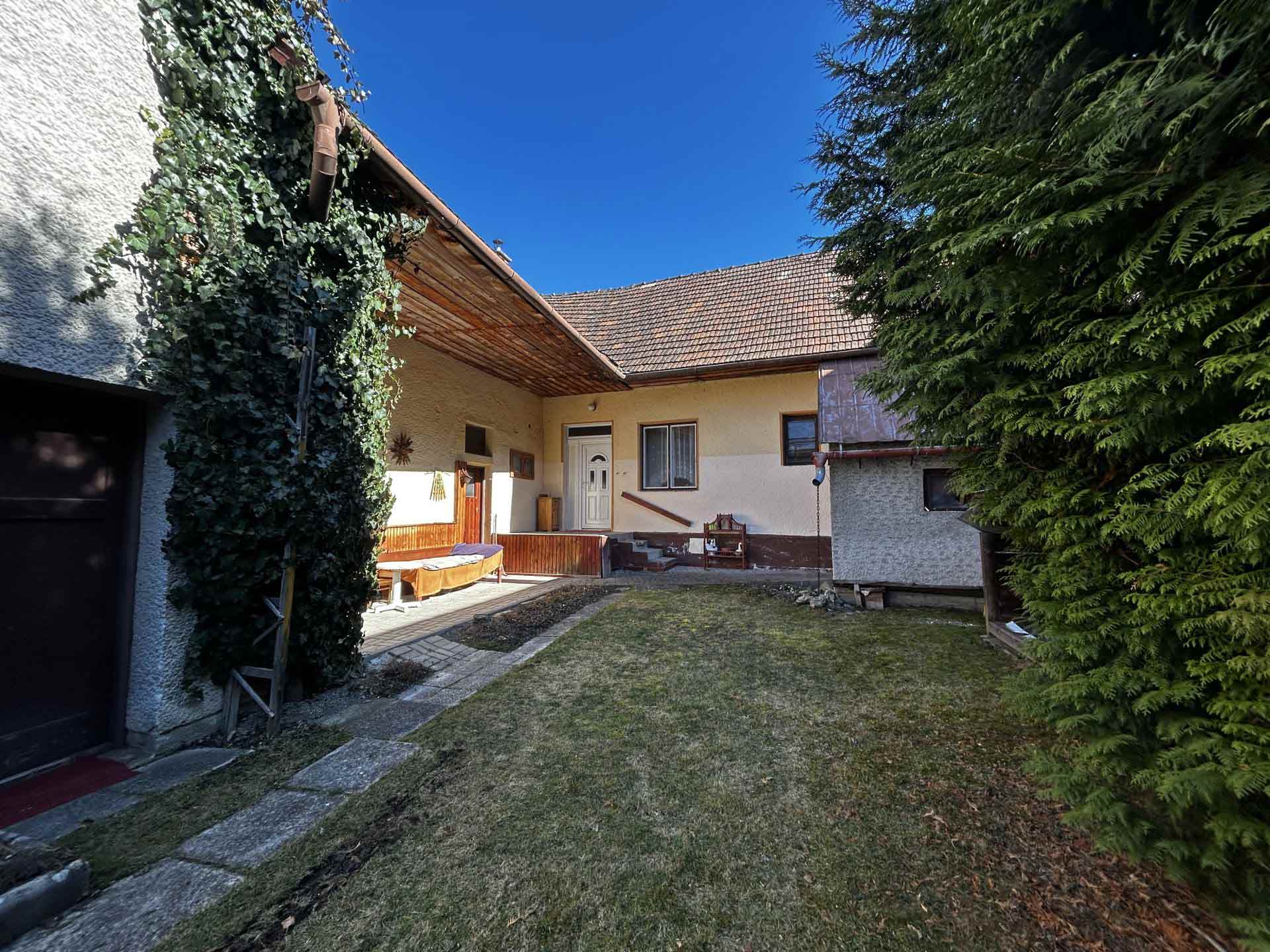 3 izbový rodinný dom na predaj, Háj, 522 m2