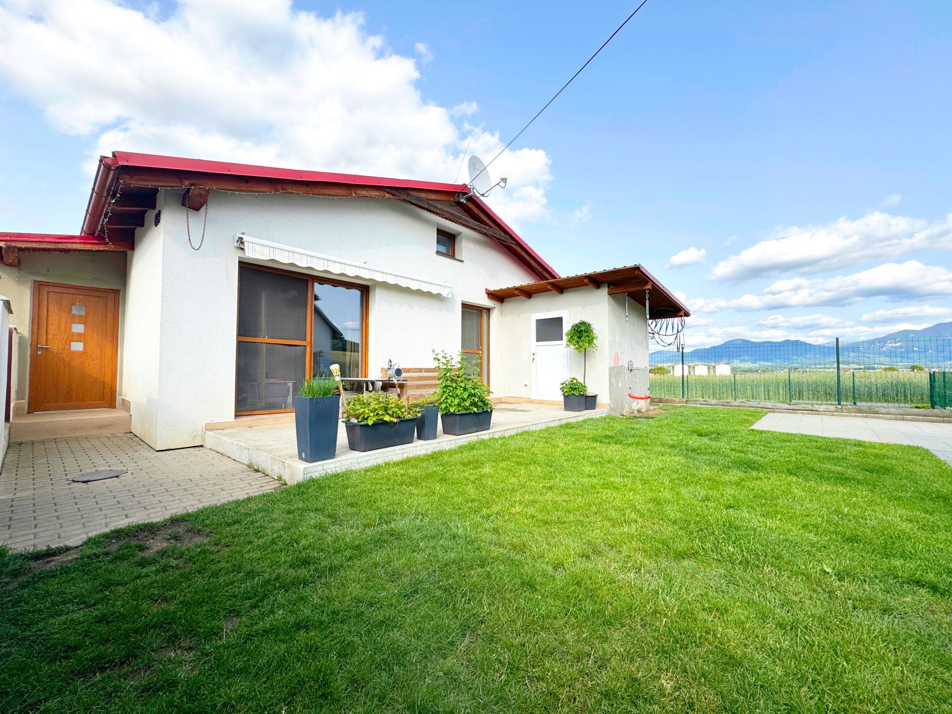 4 izbový bungalov v obci Valča, 232 m2