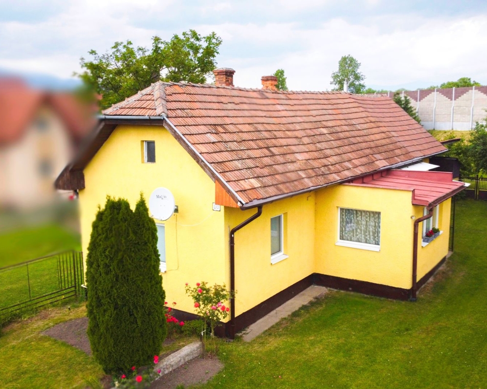 Rodinný dom v pôvodnom stave, Príbovce, 1034 m2